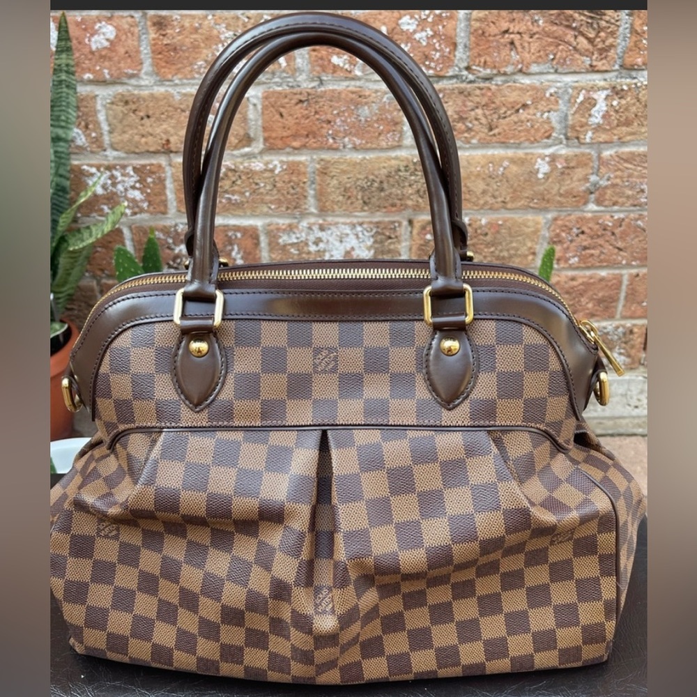 Authentic Luis Vuitton Trevi GM